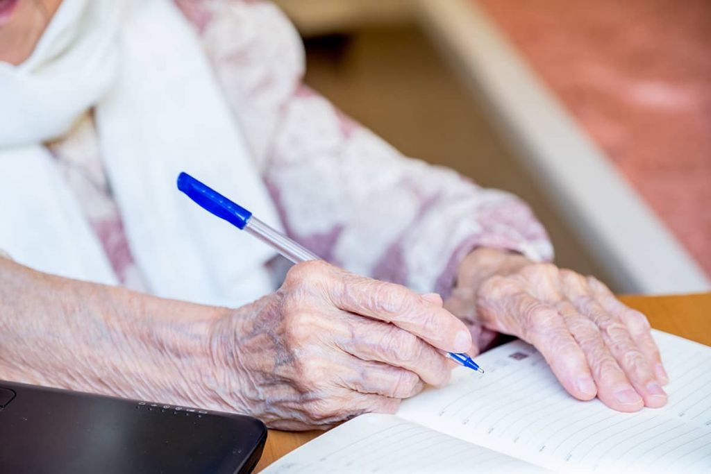 Ergotherapie Ehmann Leistungen Neurologie Schreibtraining